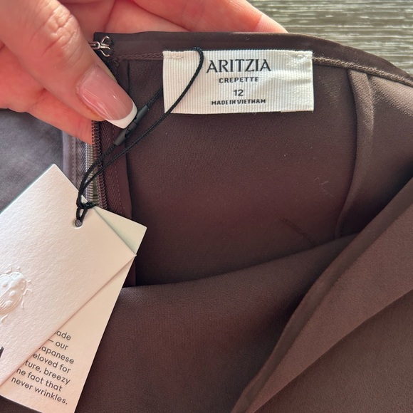 NWT Aritzia
Devotion Skirt - Crepette™, 12 - Picture 4 of 11
